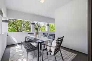 555 Chateau Dr, Hillsborough, CA 94010 - Photo 20