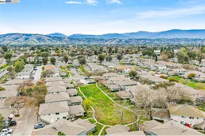 5479 Tyhurst Wkwy 1, San Jose, CA 95123 - Photo 32