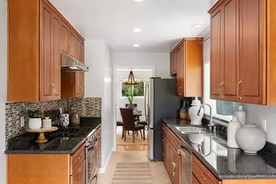 930 Glenview Dr, San Bruno, CA 94066 - Photo 18