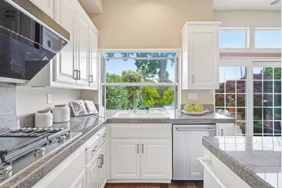 2180 Vizcaya Cir, Campbell, CA 95008 - Photo 10