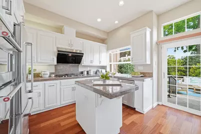 2180 Vizcaya Cir, Campbell, CA 95008 - Photo 12