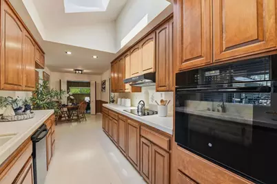 18961 Fernbrook Ct, Saratoga, CA 95070 - Photo 16