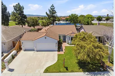 2140 Calistoga Dr, Hollister, CA 95023 - Photo 12