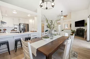 2140 Calistoga Dr, Hollister, CA 95023 - Photo 10