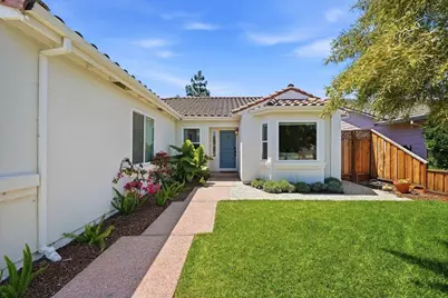 2140 Calistoga Dr, Hollister, CA 95023 - Photo 2