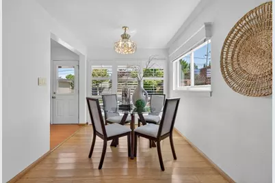 2377 Tulip Rd, San Jose, CA 95128 - Photo 14