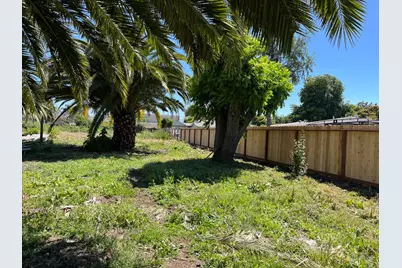 Beech St, East Palo Alto, CA 94303 - Photo 2