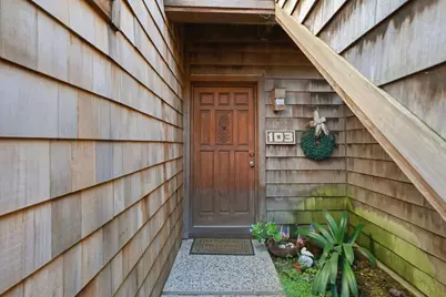 461 Dela Vina Ave 103, Monterey, CA 93940 - Photo 2