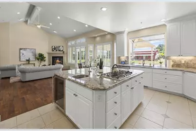 10531 Korn Ln, Gilroy, CA 95020 - Photo 14