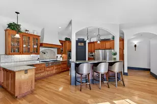 12575 Foothill Ave, San Martin, CA 95046 - Photo 14