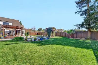 12575 Foothill Ave, San Martin, CA 95046 - Photo 32