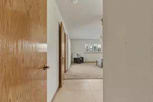 860 S Ridgemark Dr, Hollister, CA 95023 - Photo 32