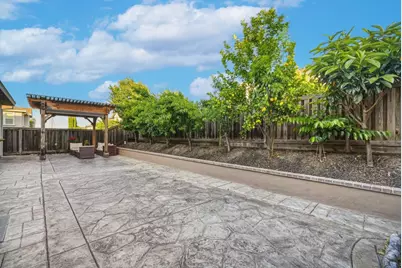 2036 Aragon Dr, Pittsburg, CA 94565 - Photo 32