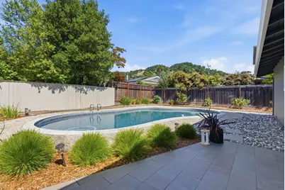 2725 Las Gallinas Ave, San Rafael, CA 94903 - Photo 18