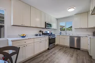 8240 Springdale Ct, Gilroy, CA 95020 - Photo 10