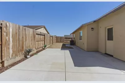 395 Yandris Ct, Los Banos, CA 93635 - Photo 24