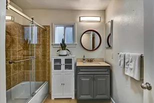 2323 Mastlands Dr, Oakland, CA 94611 - Photo 40