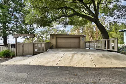 2323 Mastlands Dr, Oakland, CA 94611 - Photo 16