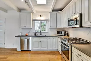 2323 Mastlands Dr, Oakland, CA 94611 - Photo 6