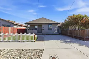 827 Central Ave, Hollister, CA 95023 - Photo 1