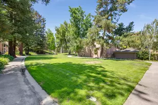 10157 Camberley Ln, Cupertino, CA 95014 - Photo 92