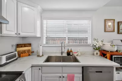 295 Esmeralda Ct, San Jose, CA 95116 - Photo 12