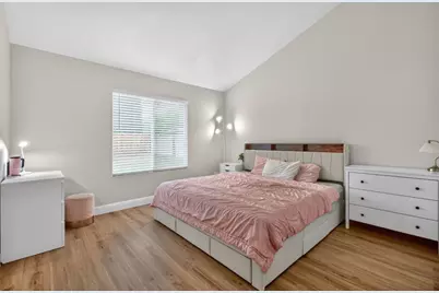 295 Esmeralda Ct, San Jose, CA 95116 - Photo 20
