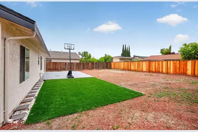 295 Esmeralda Ct, San Jose, CA 95116 - Photo 2