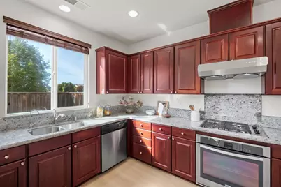 1399 Shore Dr, San Jose, CA 95131 - Photo 28