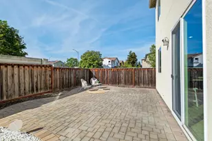 1399 Shore Dr, San Jose, CA 95131 - Photo 12