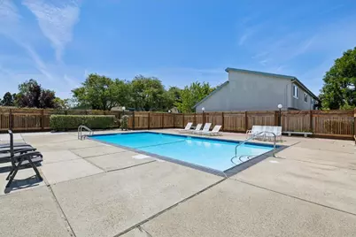 1035 Dove Ln, Foster City, CA 94404 - Photo 32