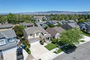 887 Martiri Dr, Gilroy, CA 95020 - Photo 36