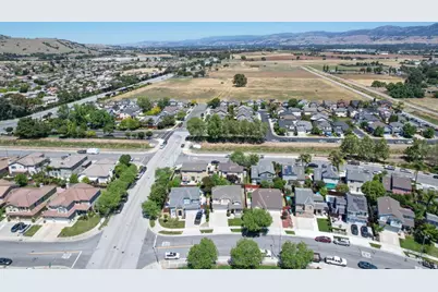 887 Martiri Dr, Gilroy, CA 95020 - Photo 42