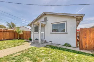823 Central Ave, Hollister, CA 95023 - Photo 2