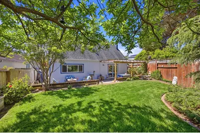 560 Terrace Ave, Moss Beach, CA 94038 - Photo 4