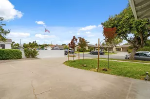 739 Bellarmine Dr, Salinas, CA 93901 - Photo 74