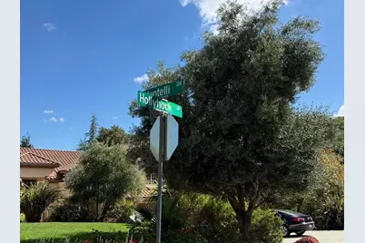 1920 Mantelli Dr, Gilroy, CA 95020 - Photo 2