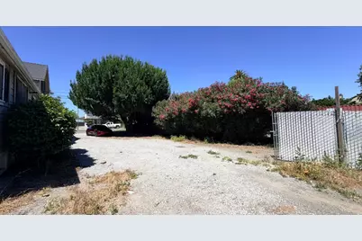860 N 19th St, San Jose, CA 95112 - Photo 4