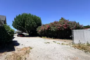 860 N 19th St, San Jose, CA 95112 - Photo 4