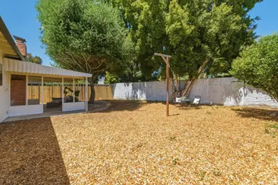 1403 Kavanaugh Dr, East Palo Alto, CA 94303 - Photo 32