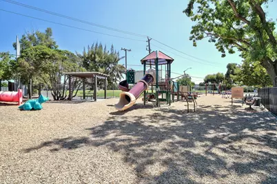 702 Fiesta Dr, San Mateo, CA 94403 - Photo 54