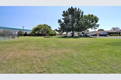 702 Fiesta Dr, San Mateo, CA 94403 - Photo 56