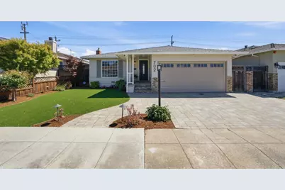 702 Fiesta Dr, San Mateo, CA 94403 - Photo 2