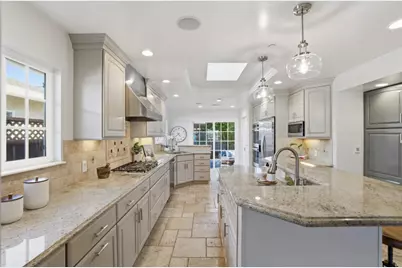 702 Fiesta Dr, San Mateo, CA 94403 - Photo 16