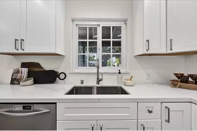 2130 Roenoke Way, San Jose, CA 95128 - Photo 2
