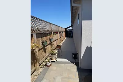 2001 Wildflower Dr, Hollister, CA 95023 - Photo 32