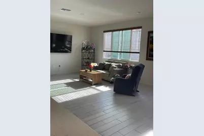 2001 Wildflower Dr, Hollister, CA 95023 - Photo 10