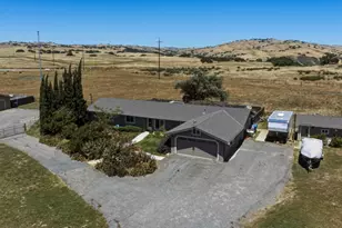 38780 Dinosaur Point Rd, Hollister, CA 95023 - Photo 24