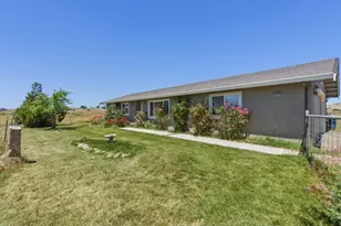 38780 Dinosaur Point Rd, Hollister, CA 95023 - Photo 16