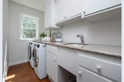 1455 Cabrillo Ave, Burlingame, CA 94010 - Photo 14